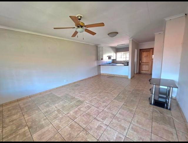 2 BEDROOM TOWNHOUSE FOR SALE IN FREEWAY PARK